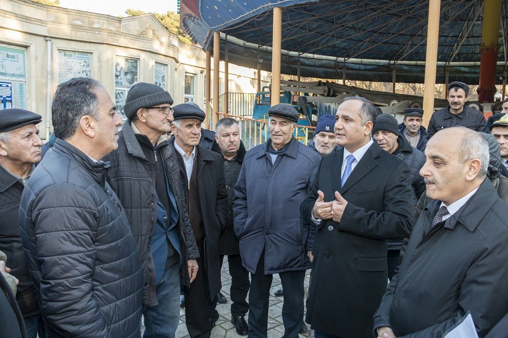 “Köhnə xatirələr” qiyafəsində,“səmimiyyət” pərdəsi altında Kamaləddin Qafarov haqqında yazarkən...