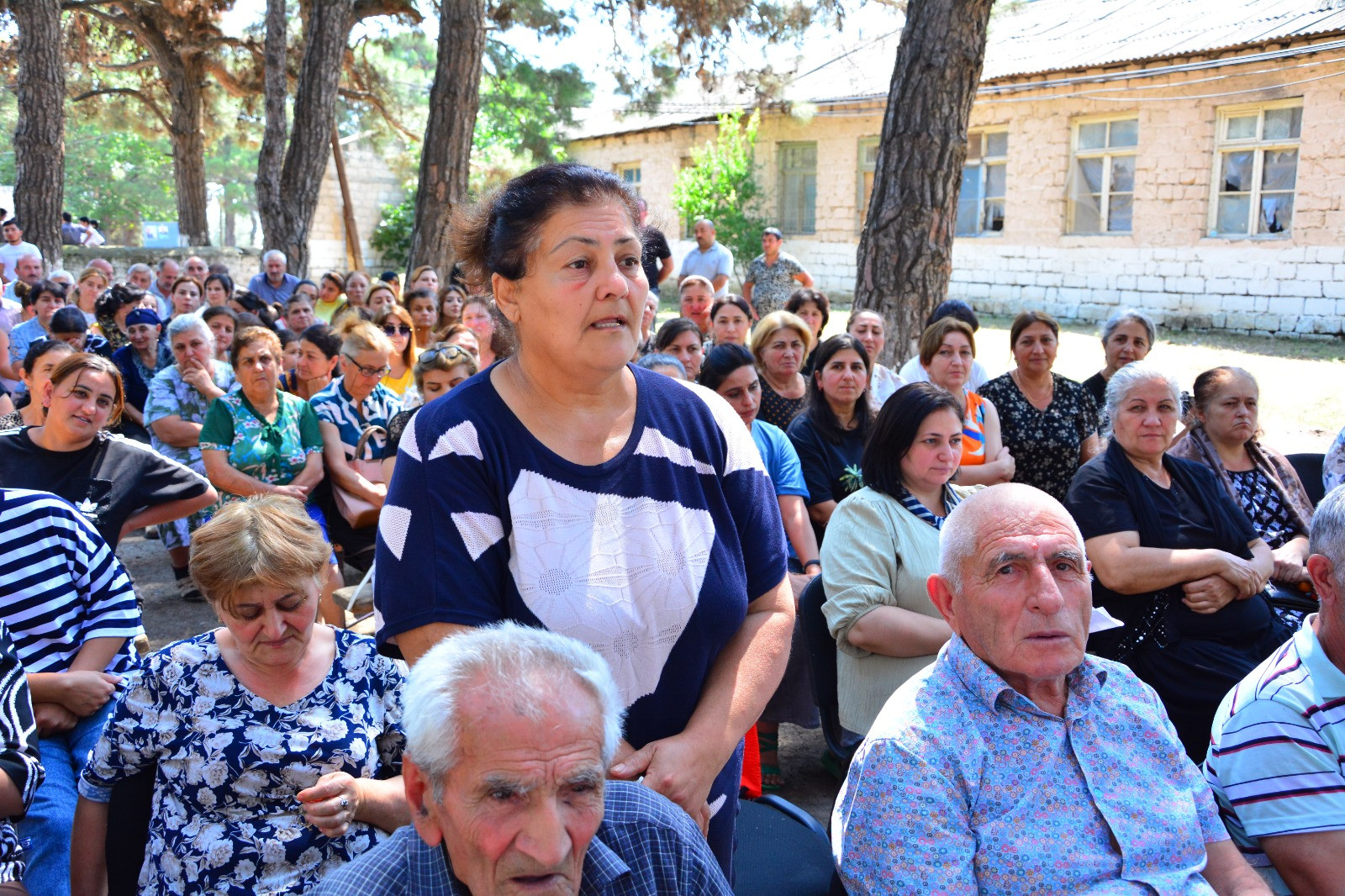 Deputatlığa namizəd Azər Əmiraslanov Poylu kənd sakinləri ilə görüşdü