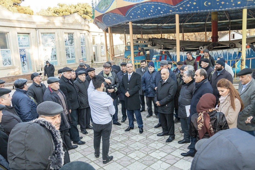 “Köhnə xatirələr” qiyafəsində,“səmimiyyət” pərdəsi altında Kamaləddin Qafarov haqqında yazarkən...