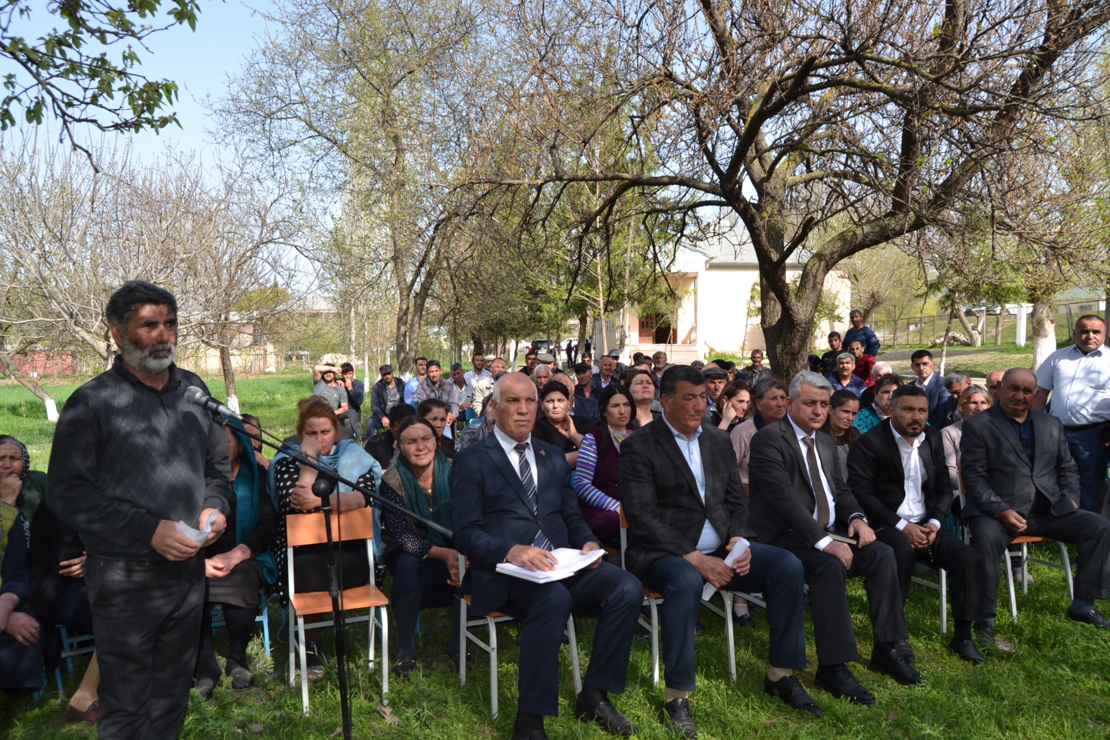 Füzuli RİH başçısı Şükürbəyli kəndində vətəndaşlarla görüşüb