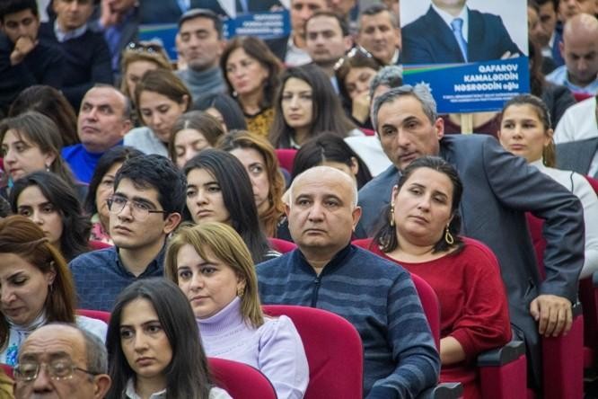 “Köhnə xatirələr” qiyafəsində,“səmimiyyət” pərdəsi altında Kamaləddin Qafarov haqqında yazarkən...