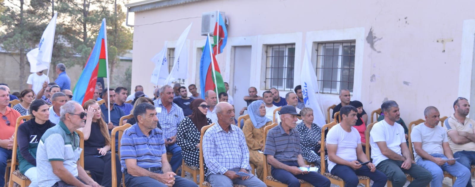 Aydın Hüseynov seçkilərin təşviqat mərhələsi çərçivəsində Ümid qəsəbəsində seçicilərlə görüşüb